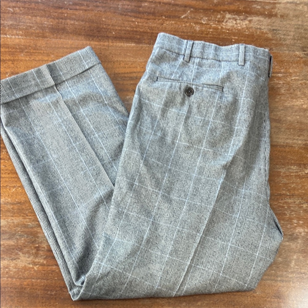 Brooks Brothers Gray Plaid Prince of Wales Check dress gray pants pleated 38w